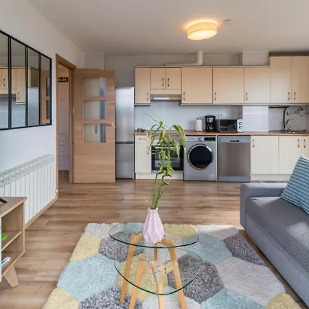 Luminoso Con Terraza شقة